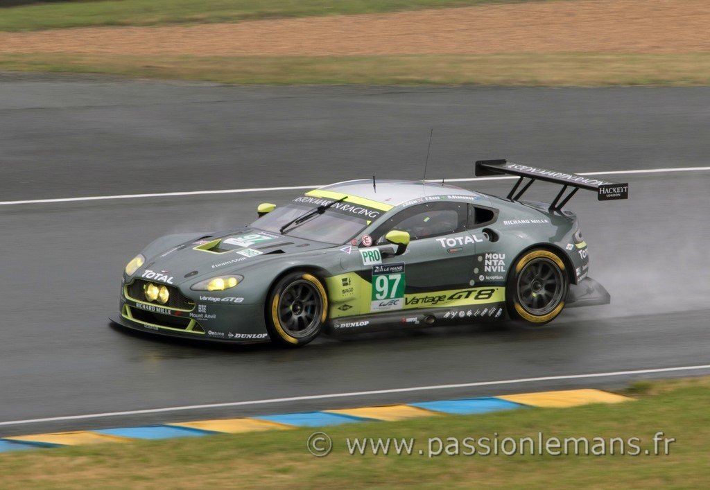 Aston Martin le mans 2016