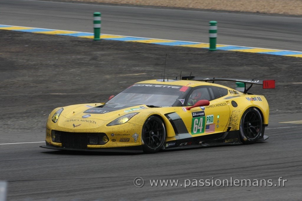 Corvette C7R N°64