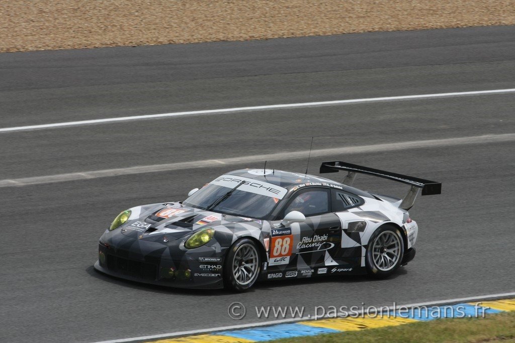 Porsche 911 RSR N°88